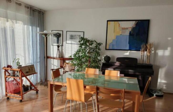 Large 100 M2 In 14th Arrondissement Parigi